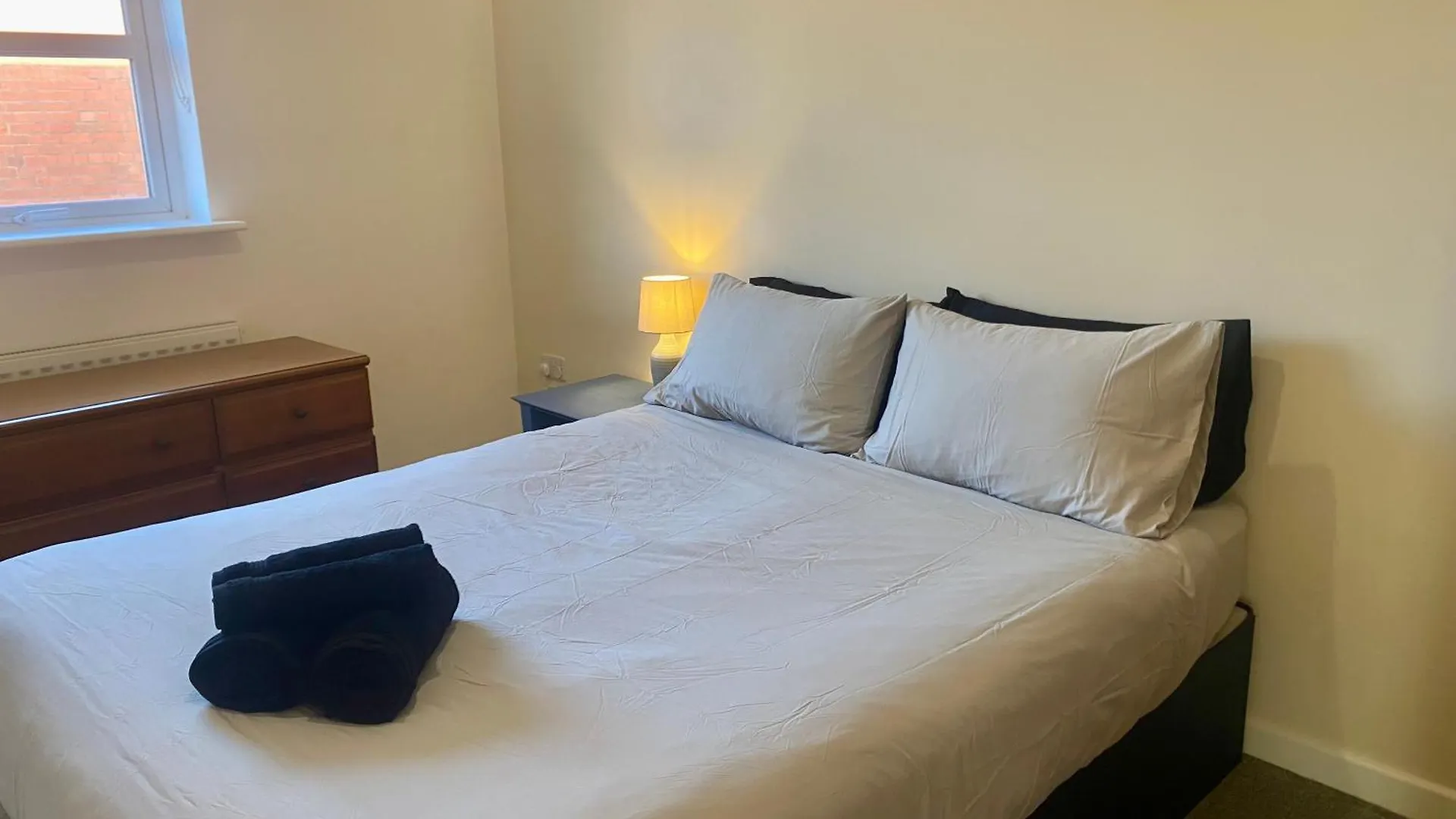 Cosy 3 Bedroom House, Bath Road, Τσέλτενχαμ Ηνωμένο Βασίλειο