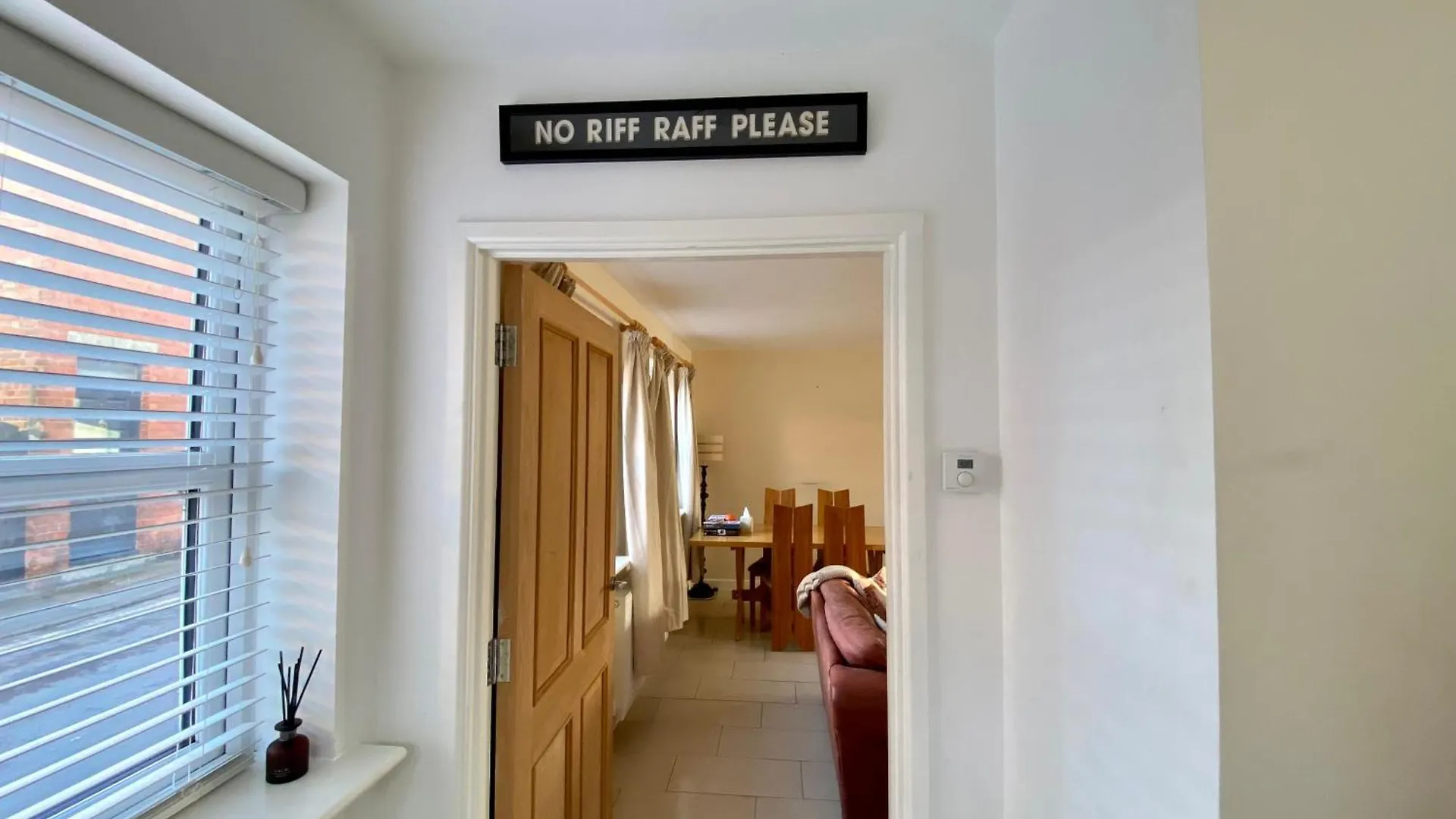 Cosy 3 Bedroom House, Bath Road, Τσέλτενχαμ