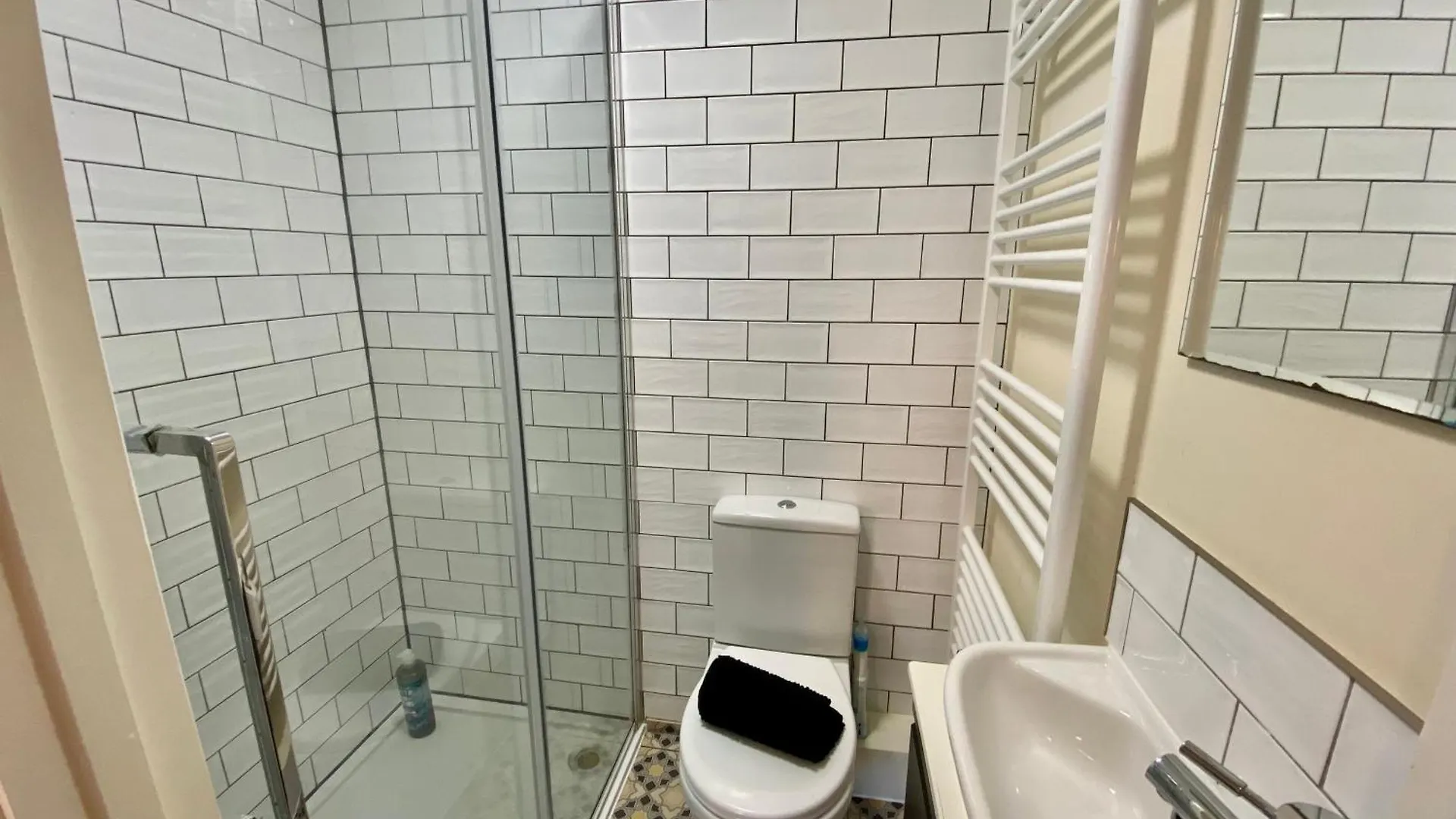 Cosy 3 Bedroom House, Bath Road, Τσέλτενχαμ Ηνωμένο Βασίλειο