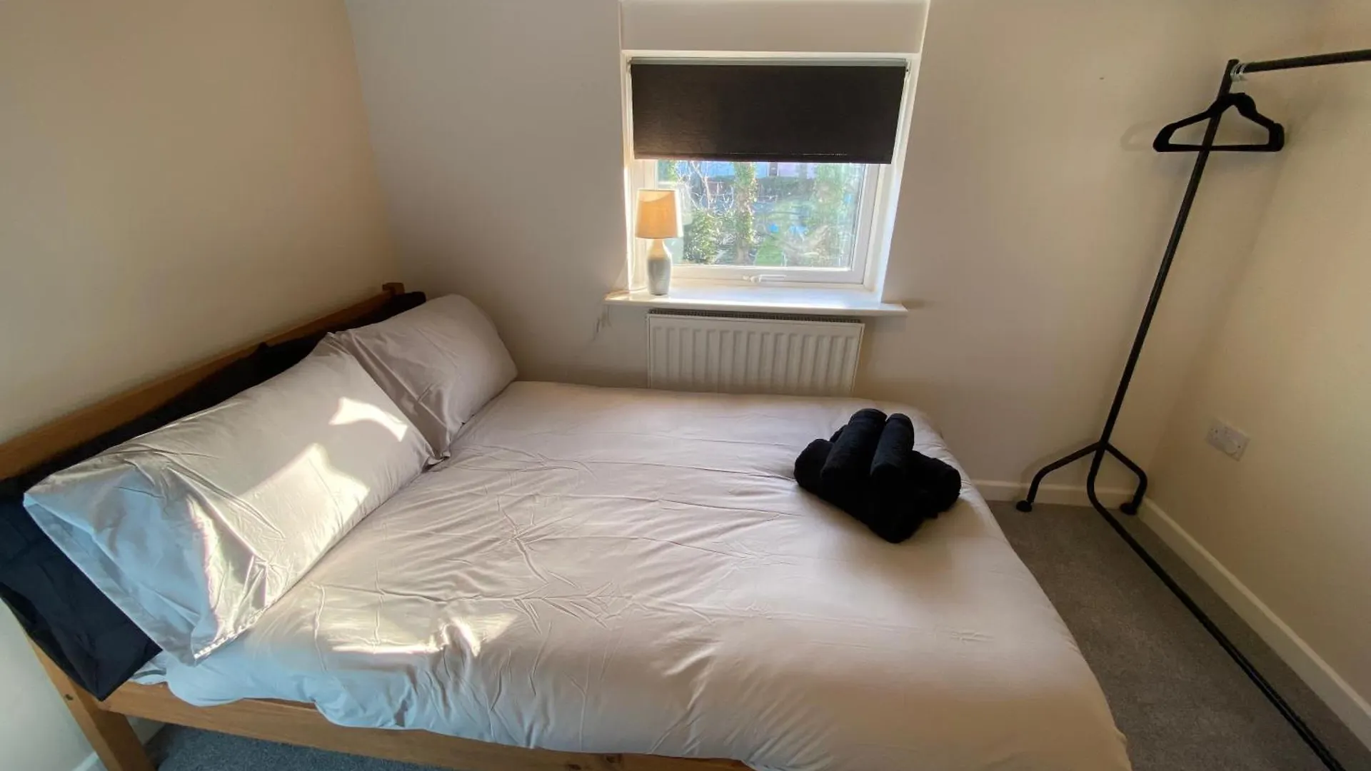 Cosy 3 Bedroom House, Bath Road, Τσέλτενχαμ Σπίτι διακοπών