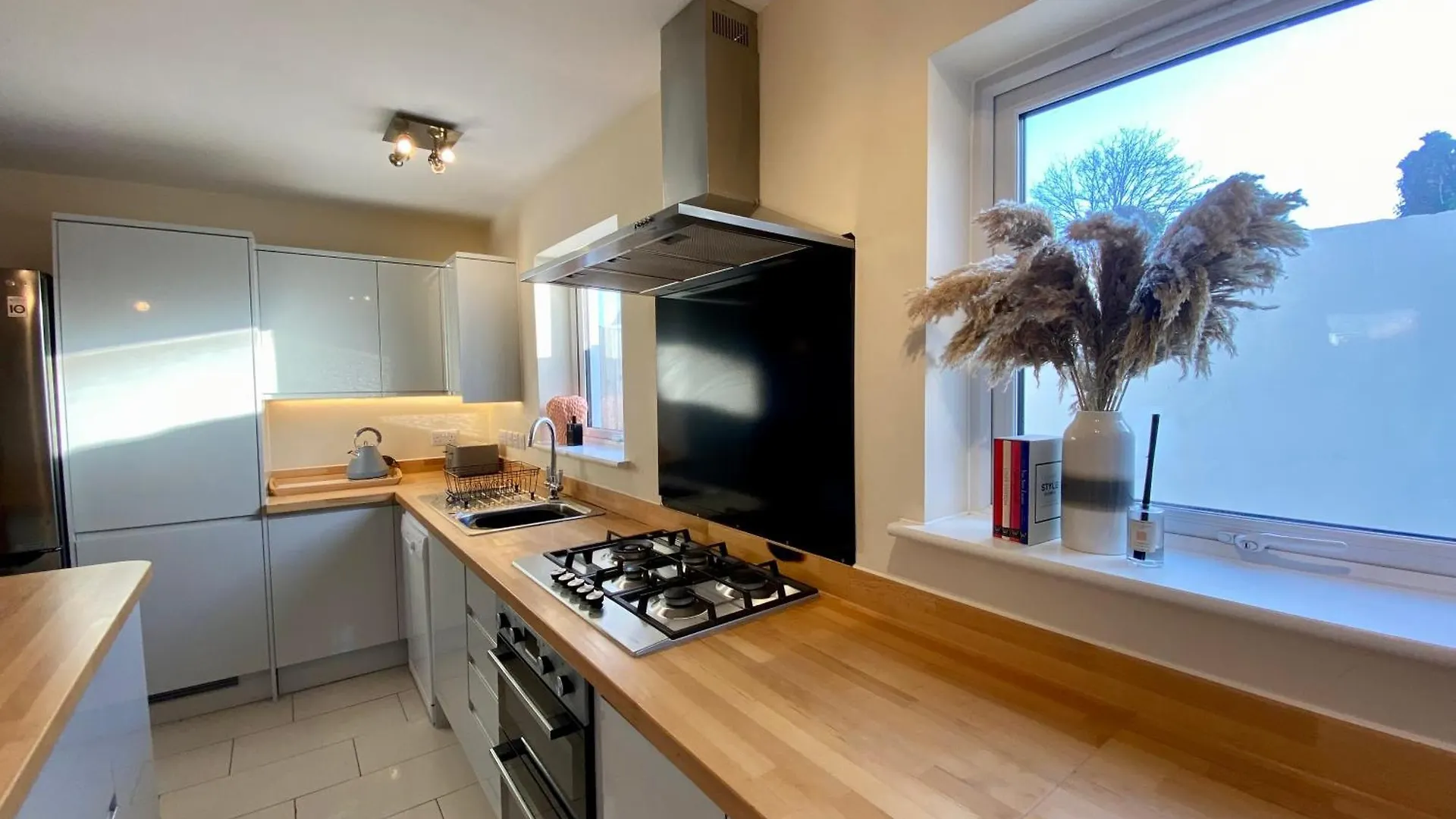 Cosy 3 Bedroom House, Bath Road, Τσέλτενχαμ