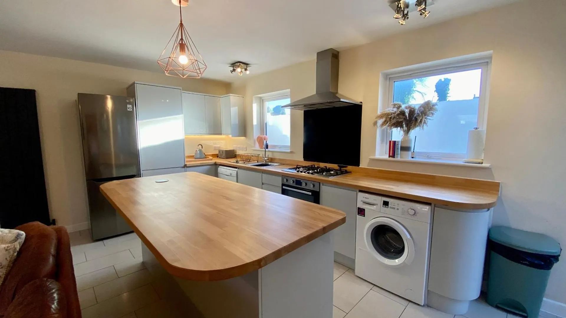 Cosy 3 Bedroom House, Bath Road, Cheltenham 0*,