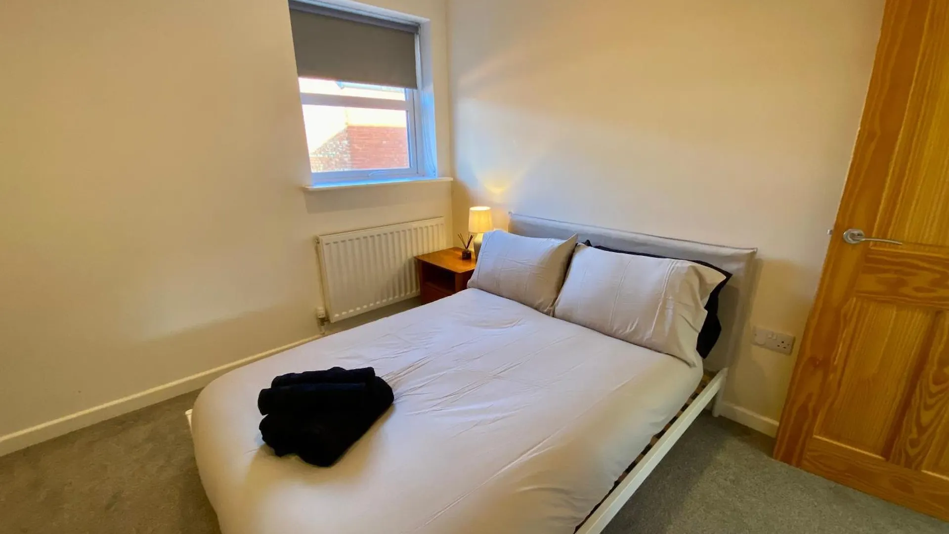 Cosy 3 Bedroom House, Bath Road, Cheltenham Holiday home