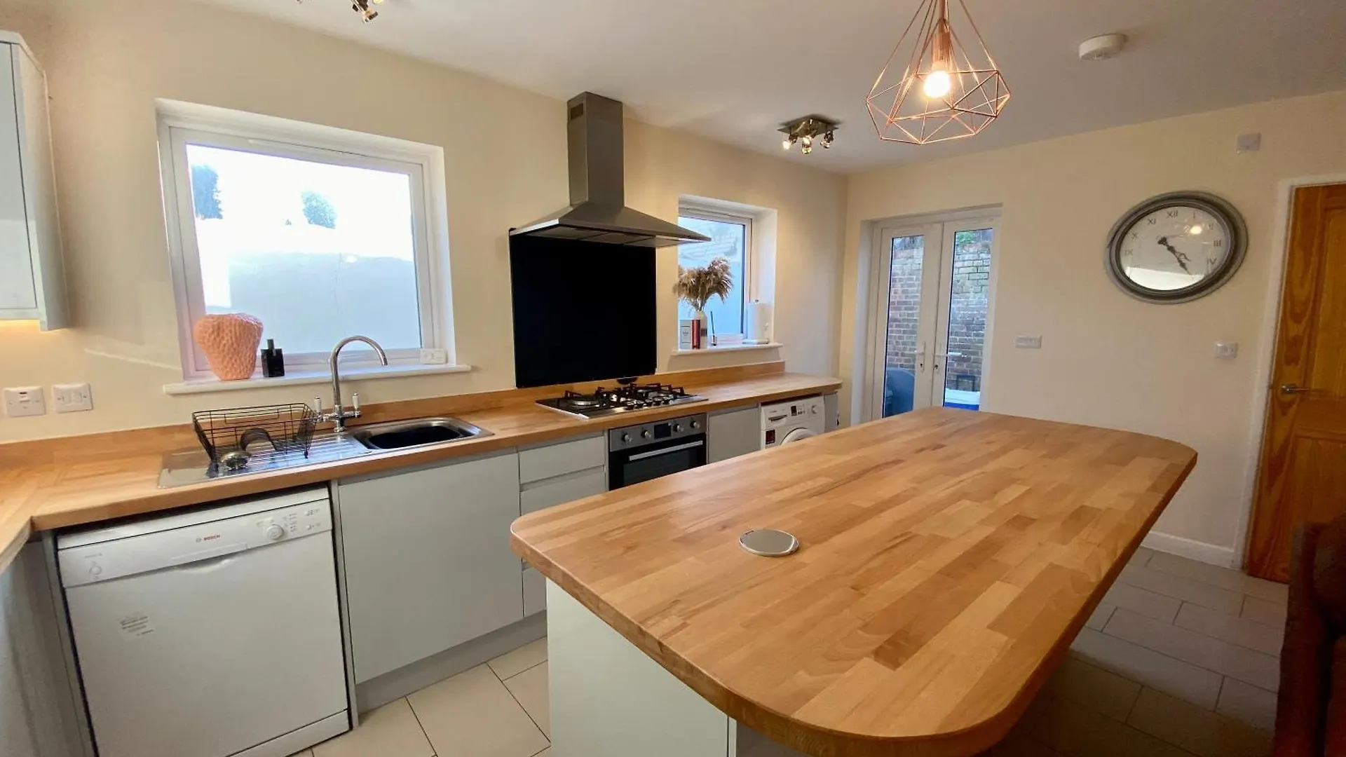Holiday home Cosy 3 Bedroom House, Bath Road, Cheltenham